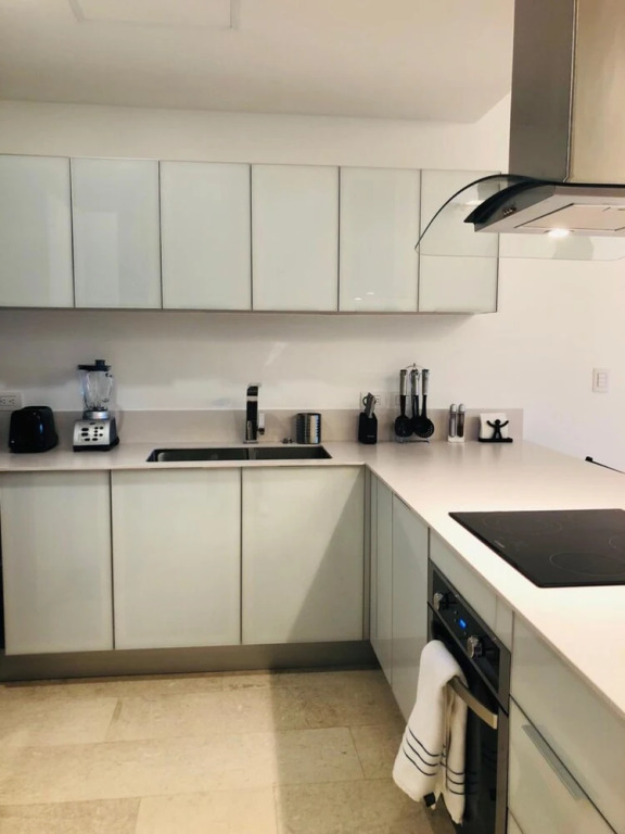 Full Stylish 2BR apartment in heart of town by Happy Address
