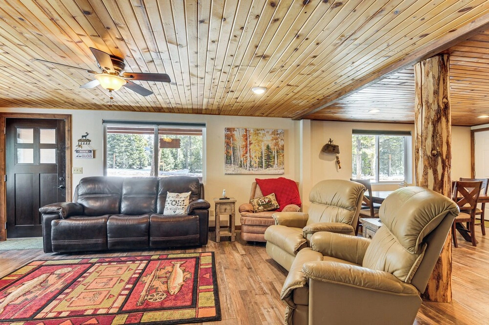Nature Lovers Retreat! Family Duck Creek Cabin
