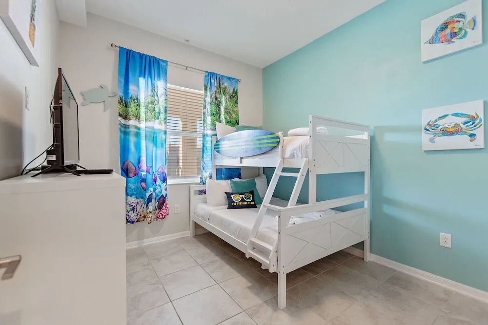 2bd Top Floor Condo Overlooking Pool by Shine Villas