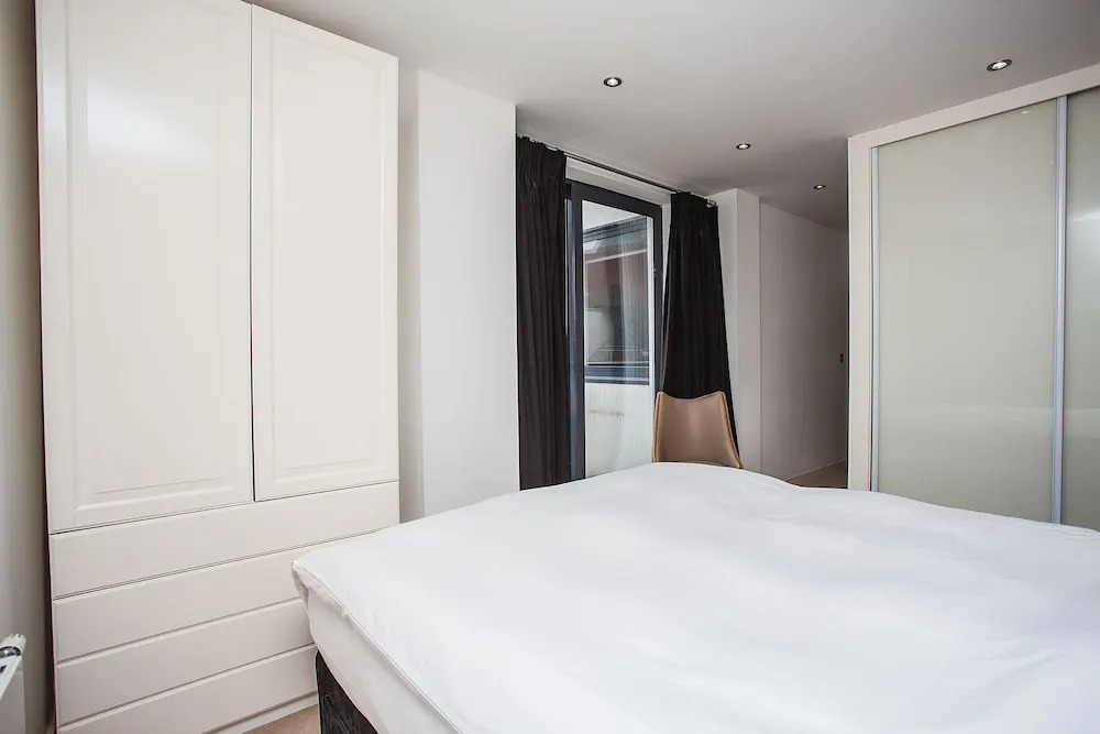 Central E1 2 Bedroom Flat