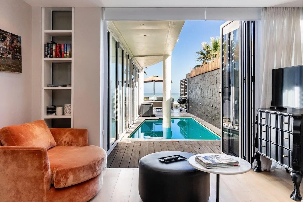 Beautiful Three Bedroom Seaside Apartment With Private Pool Paloma Apartment