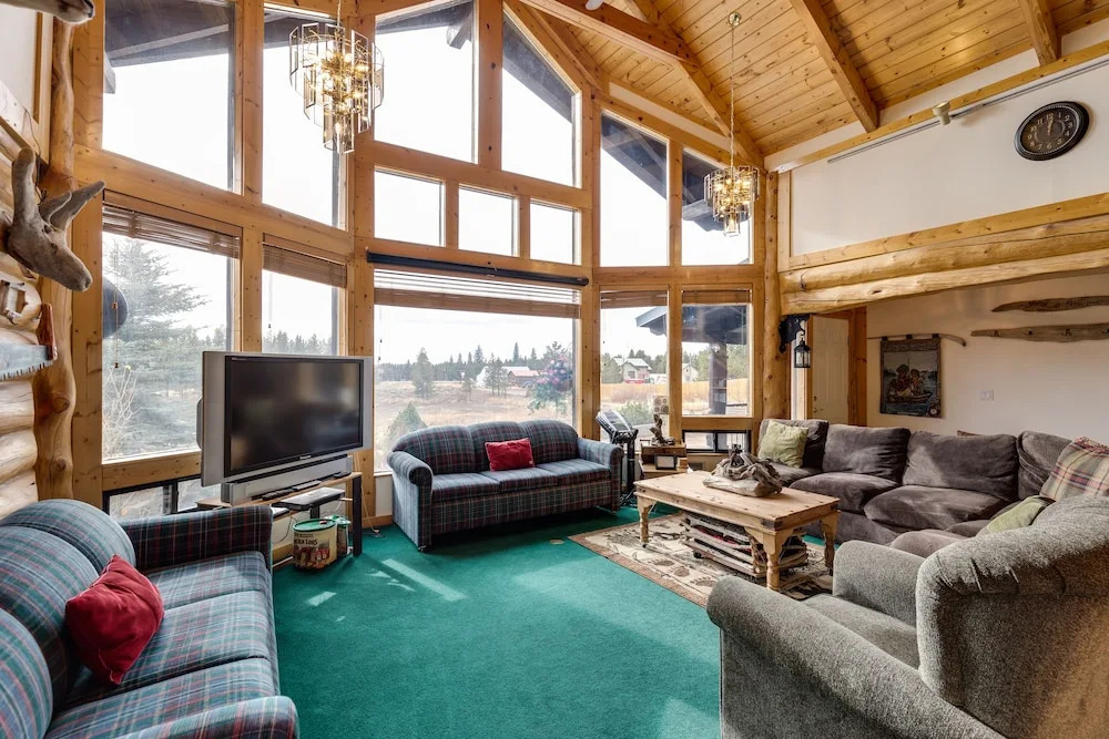 Bucksaw Lodge