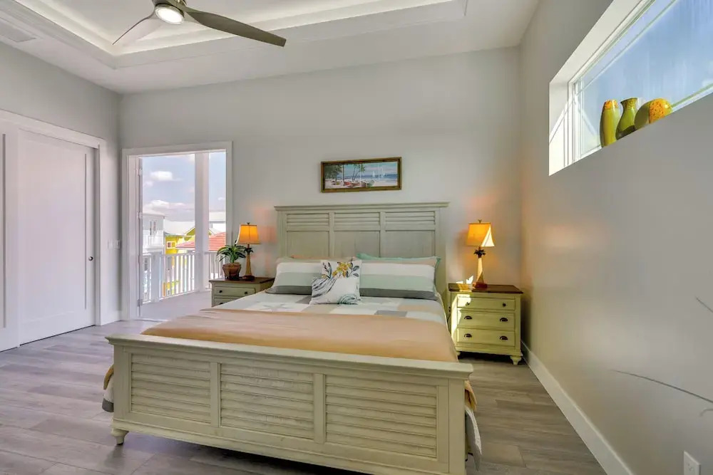Luxury Group Escape in Cape Corals Cape Harbour!