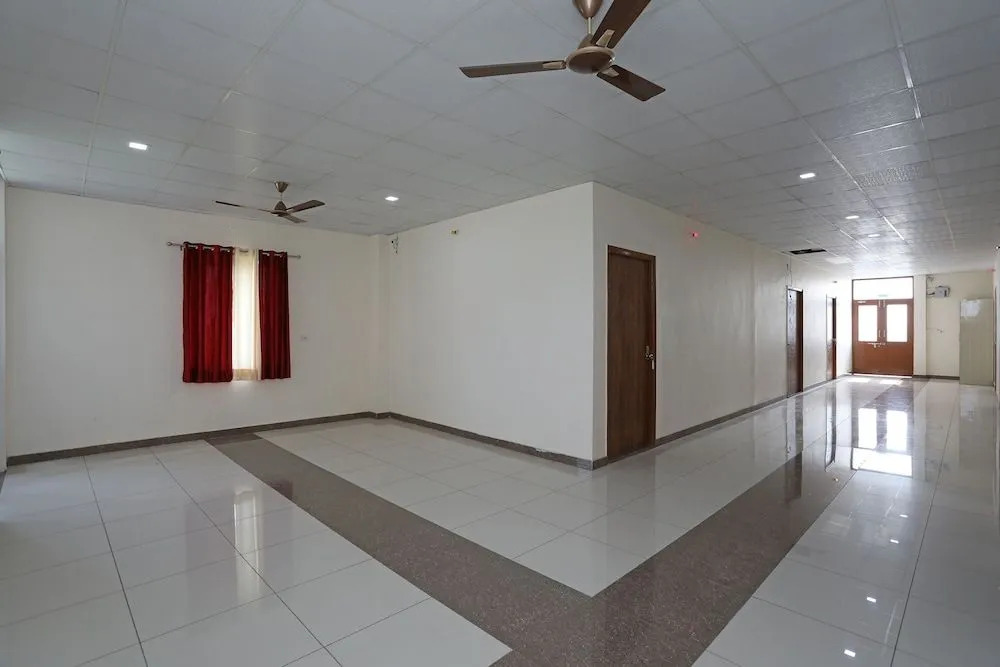 Oyo 17291 Shree Ram Palace