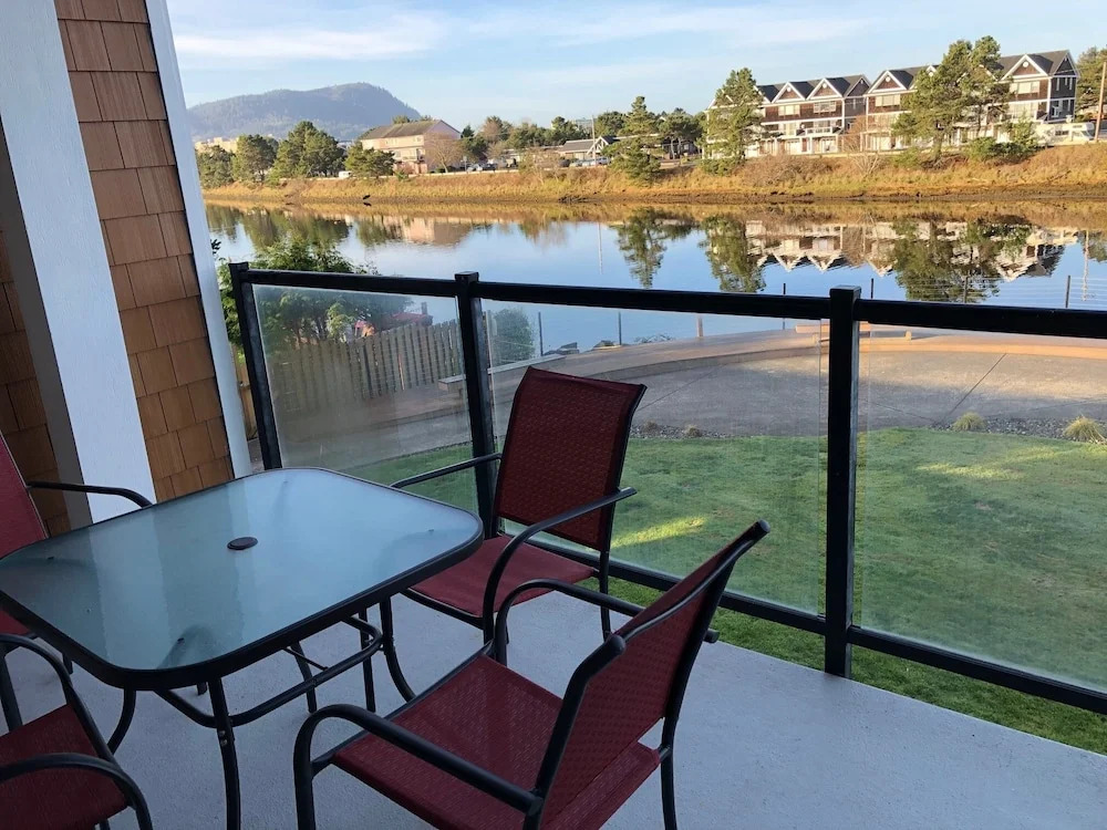 Riverview 2 Bedroom Condo