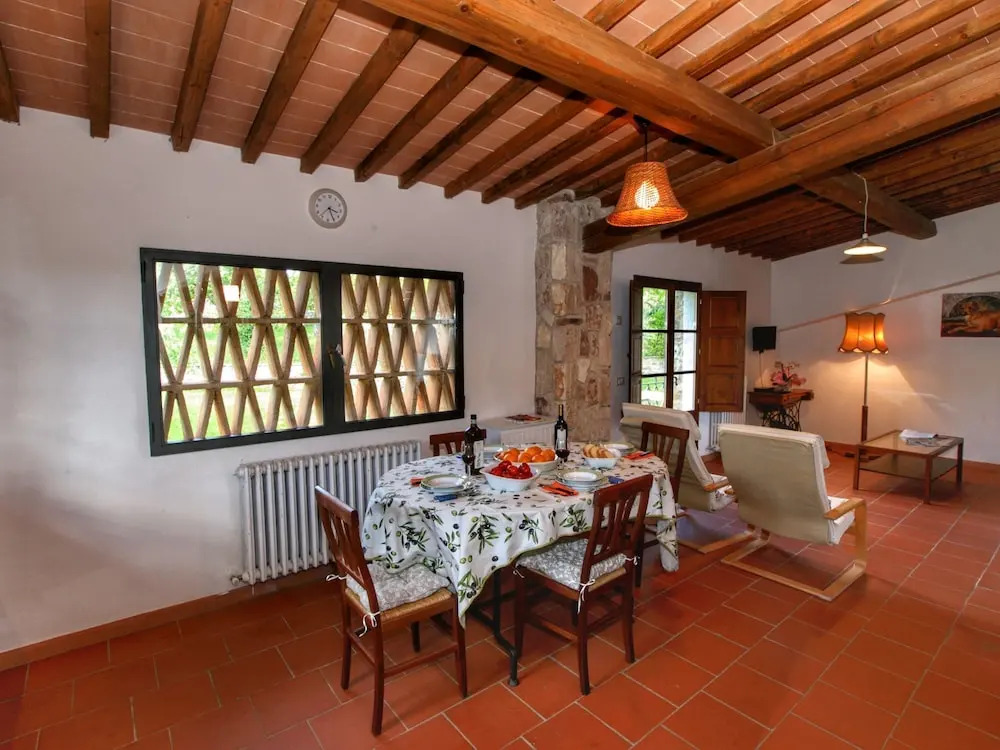 Soothing Holiday Home in Castelnuovo dei Sabbioni With Pool