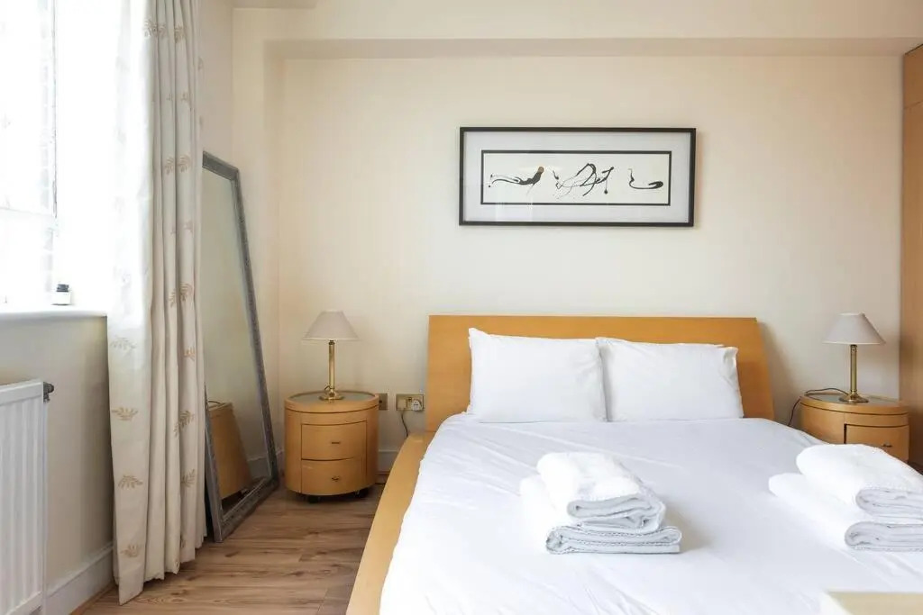 CAPITAL One Bedroom Flat Chelsea Cloisters 724