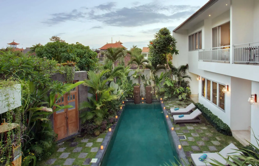 Room & Vespa Suite 2