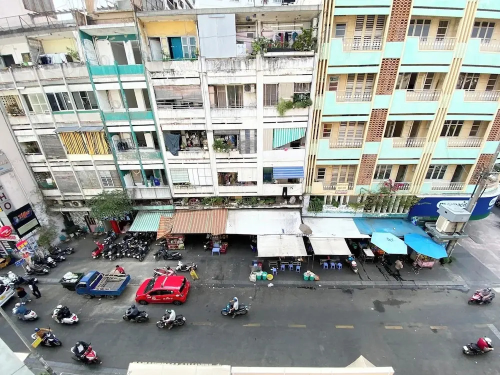 Home Away Do Quang Dau