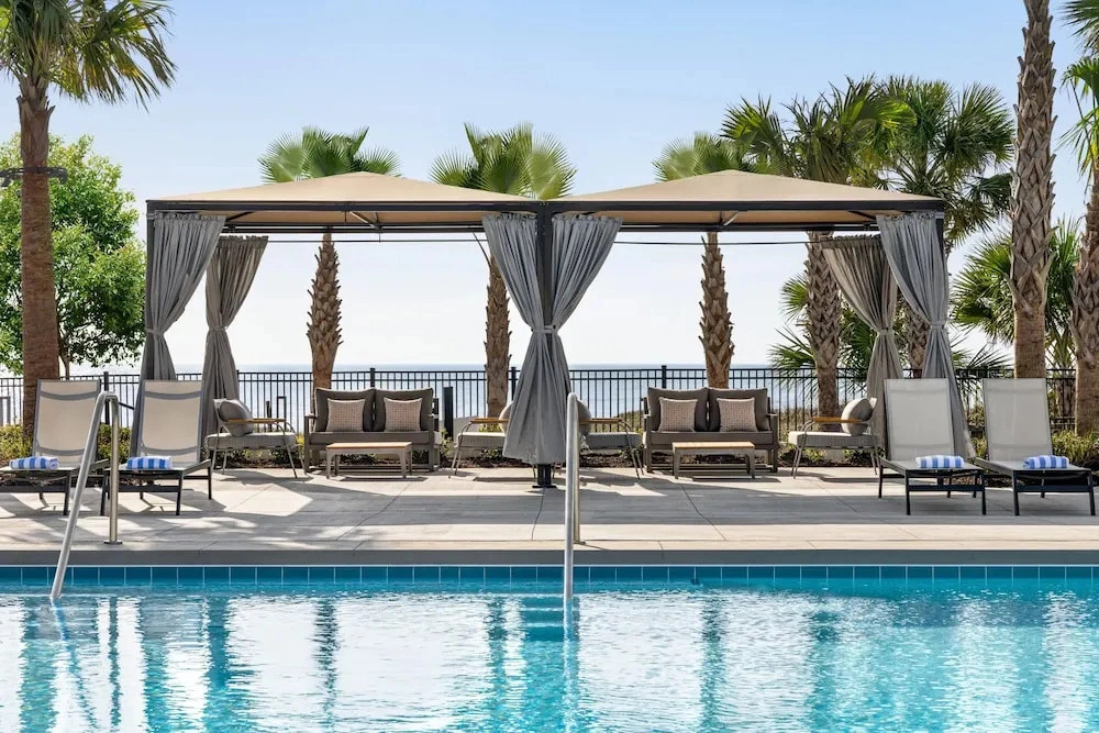 329 North Hampton, Expansive Balcony & Resort Amenities 2 Bedroom Condo