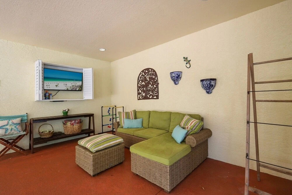 Sunkissed 3 Bedroom Townhouse by RedAwning