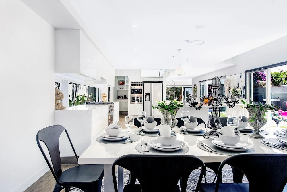 Luxury 5 Bedroom House with Private Pool in the heart of Surfers Paradise