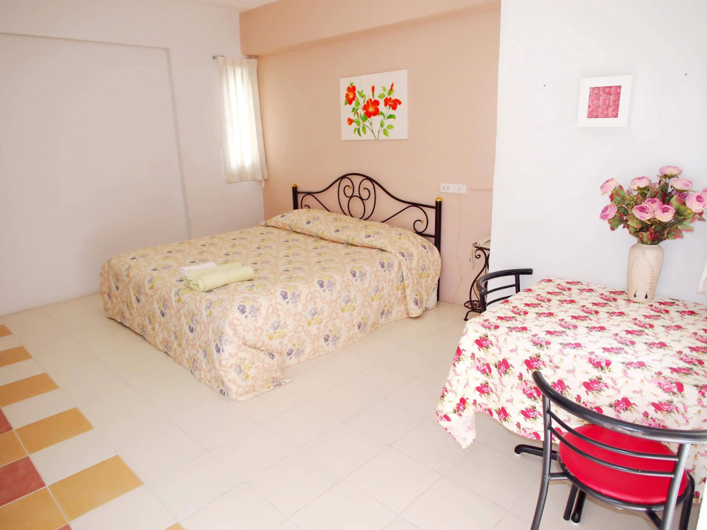 Thanapa Mansion - Hostel
