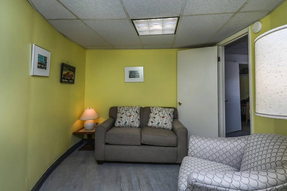 Retro Lake Landing 3 Bedroom House