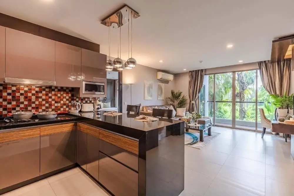 Majestic 2BR with garden view in Regent