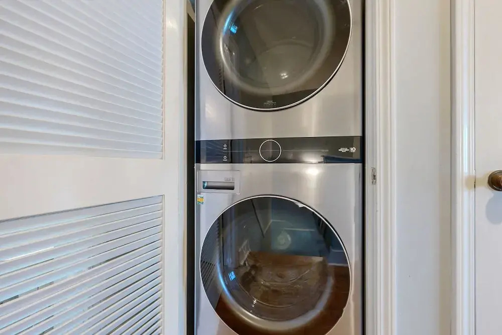 Lovely oceanfront townhouse in Summer Beach Village w/Shared Pool, Central AC