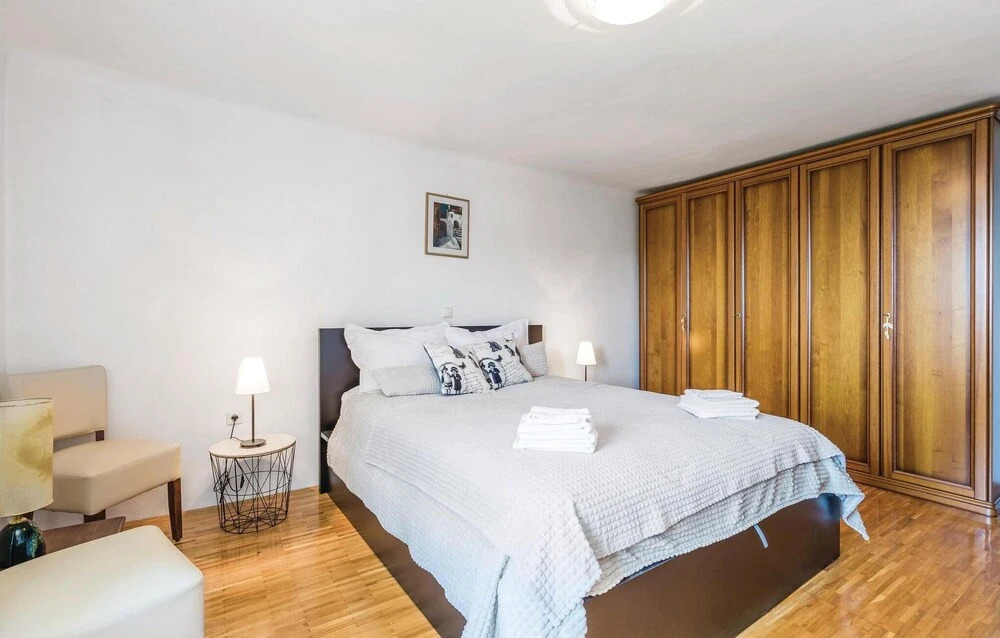 Amazing Apartment in Icici With Wifi and 2 Bedrooms