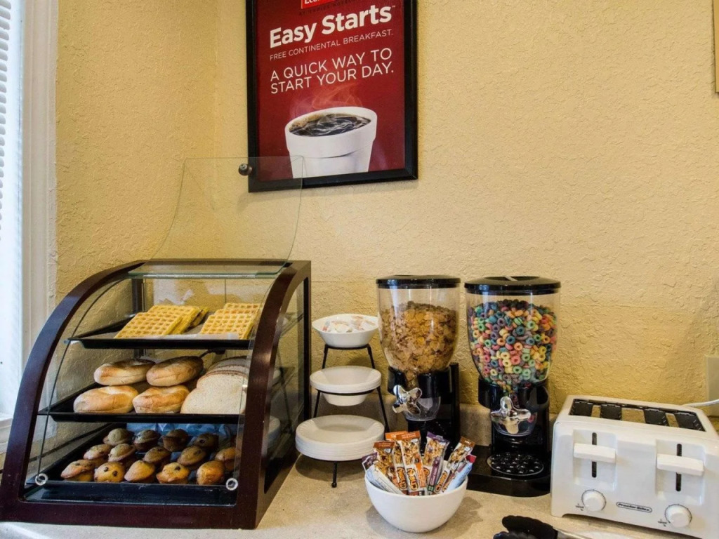 Econo Lodge West Yarmouth-Hyannis Cape Cod