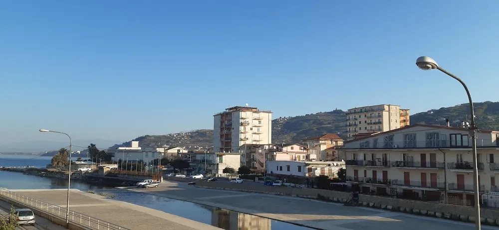 100 passi dal mare