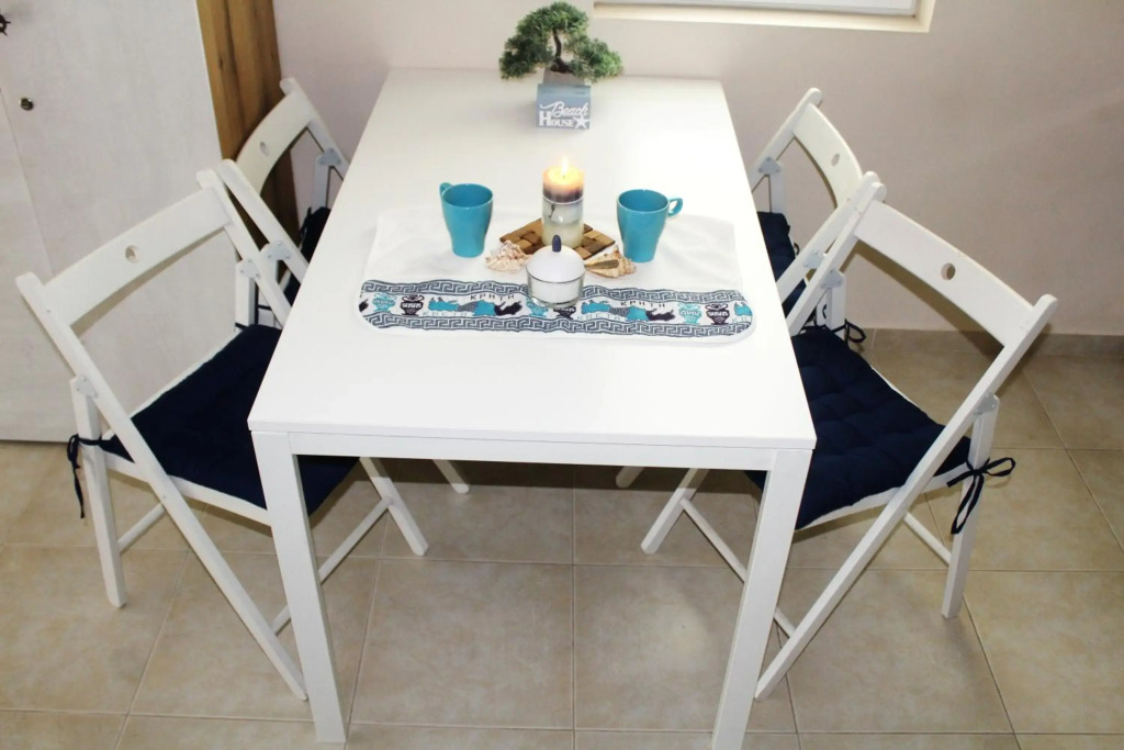Lovely 1-bedroom apartment with pool, 250 m to the beach