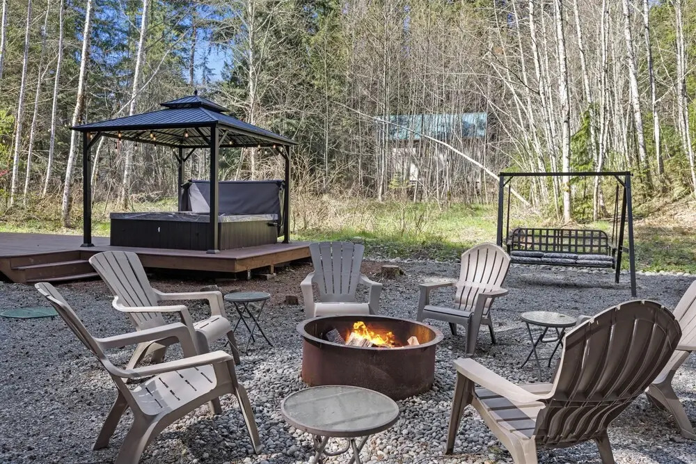 Hikers Haven w/ Hot Tub - Near Mt Rainier!
