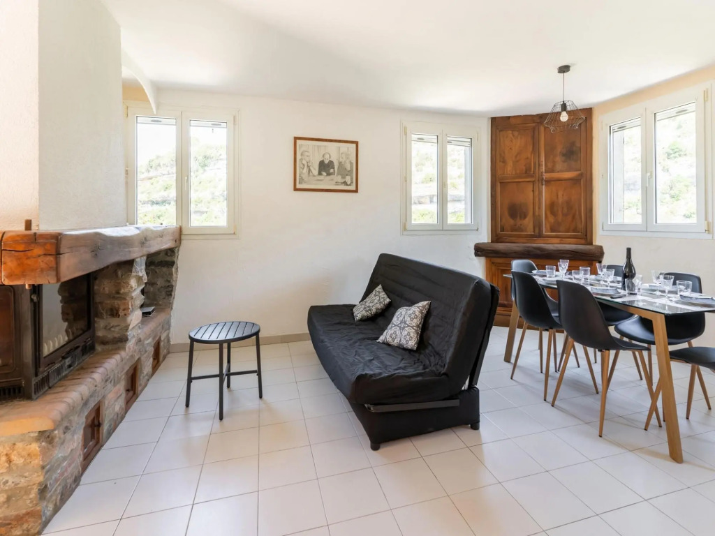 Cosy holiday home in Minerve with garden