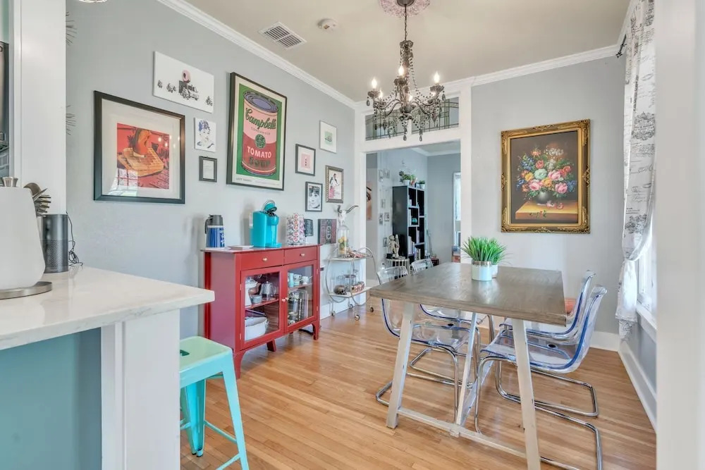Bright & Fun 3br Cozy Nook 3 Bedroom Home by RedAwning