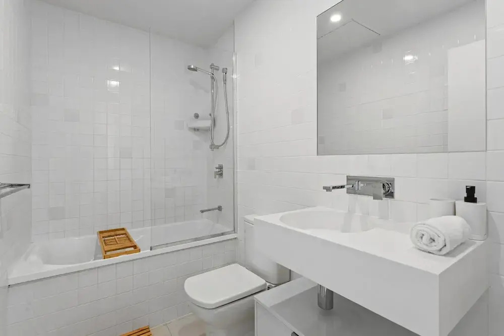 Gorgeous 3-bed Apartment With City Views