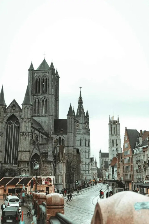 Stylishly Renovated Studio in Ghent s Lively Center