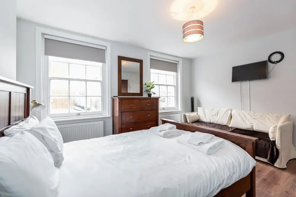 Shorton St Apartments by Chi Chi