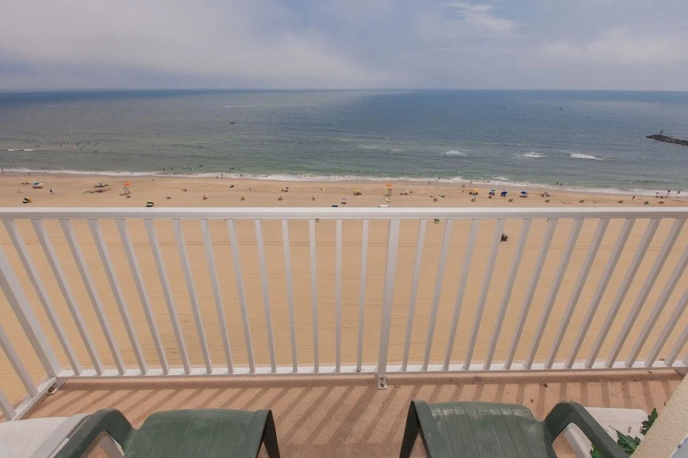Dolphin Run 1306 - 2 Br Condo