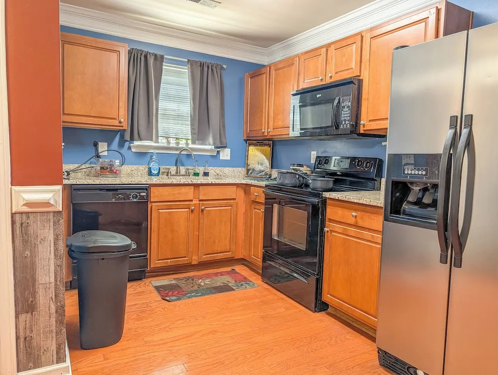 Amazin Lrg 3 Bed house w/ King bed