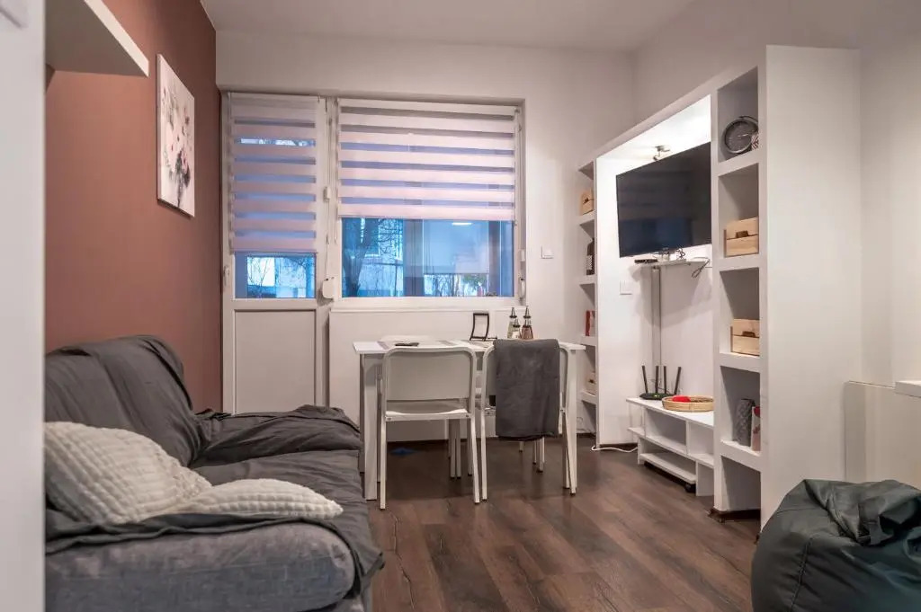Cute&Cozy 2BD Flat with Balcony