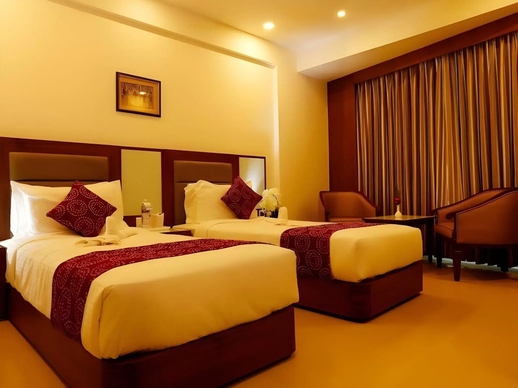 Oyo Premium Alleppey Iron Bridge