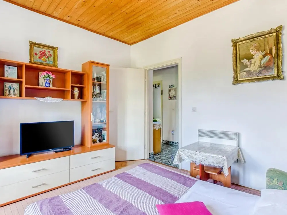 Apartment in Brodarica near Beach