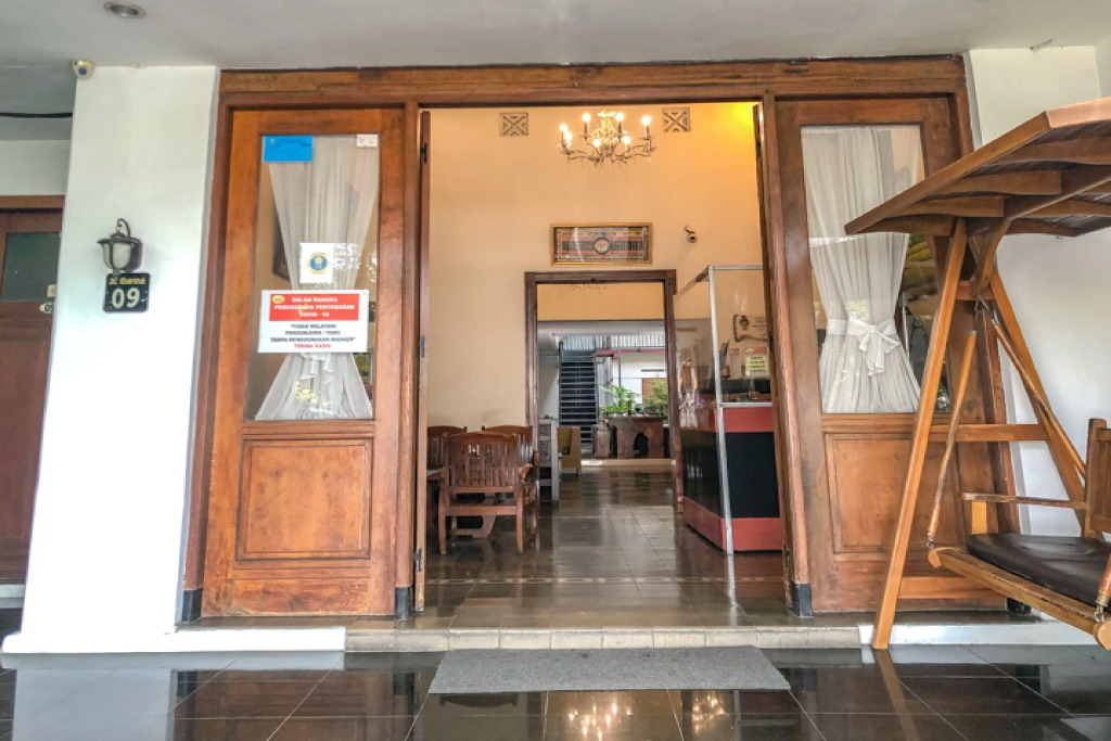 RedDoorz Syariah @ Jalan Buring Malang