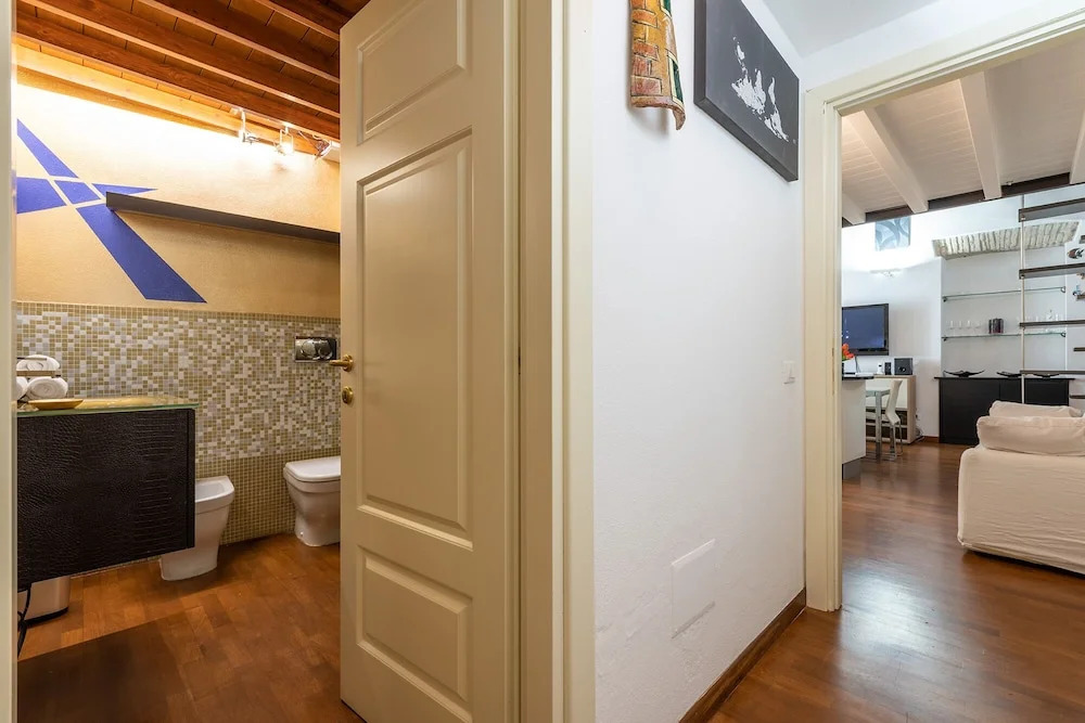 Martini Castello Boutique Apartments - Historic Center & Lift