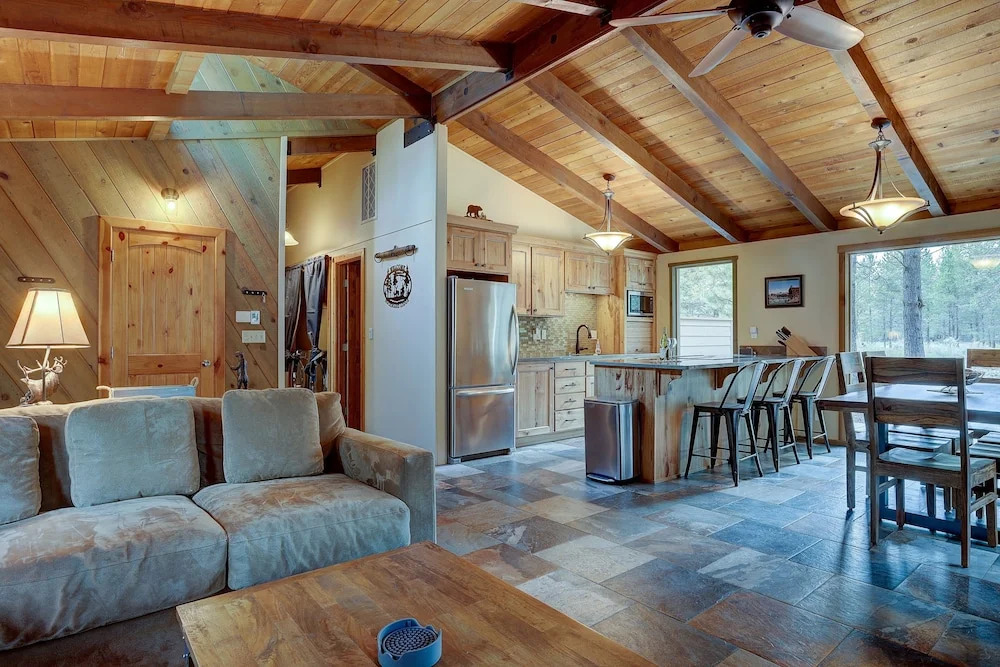 7 Approach Classic Home with Private Hot Tub and BBQ on the Deck by RedAwning