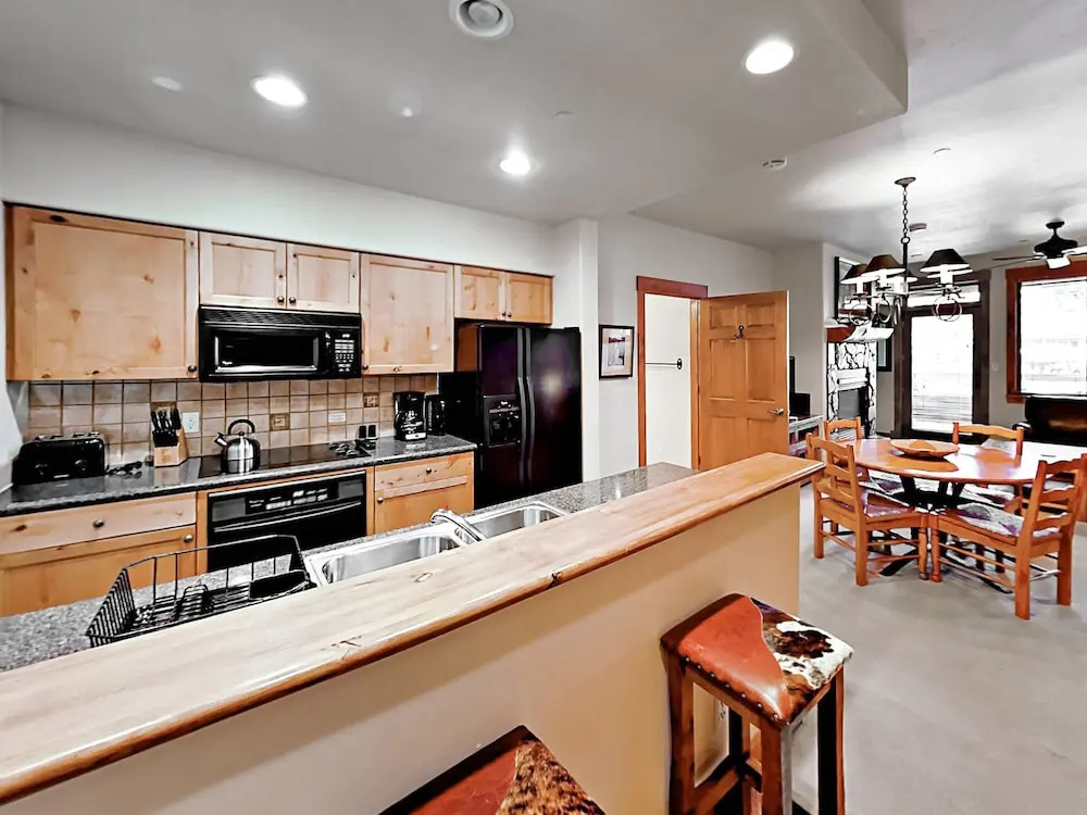 2920 Village Dr Condo Unit 2209 1 Bedroom 1 Bathroom Condo