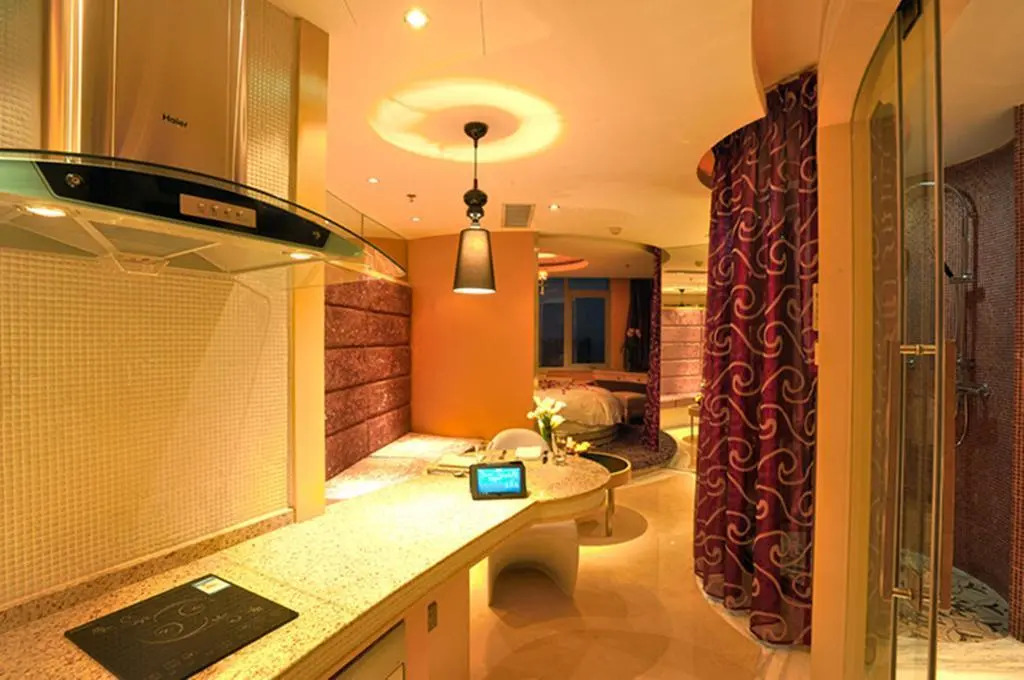 Bailing International Apartment Hotel