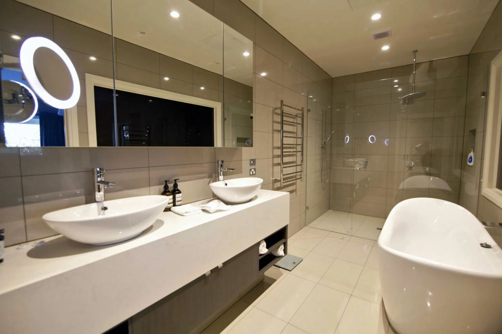 Lorne Hotel