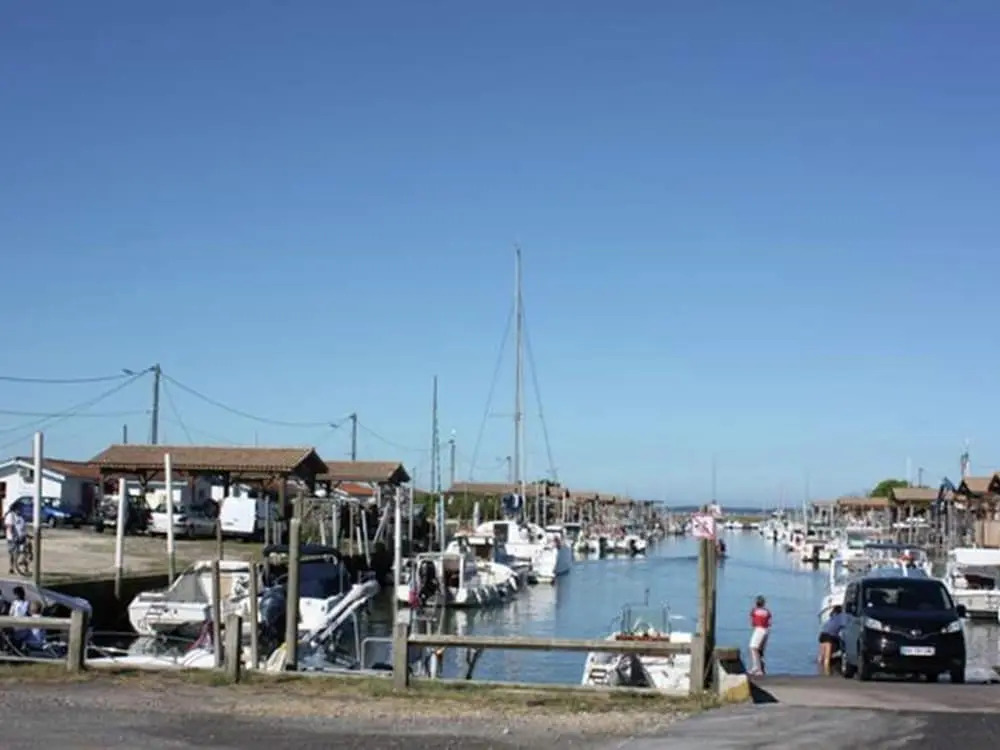 Stylishly Furnished House With Garden 7-minute Walk From the Beach