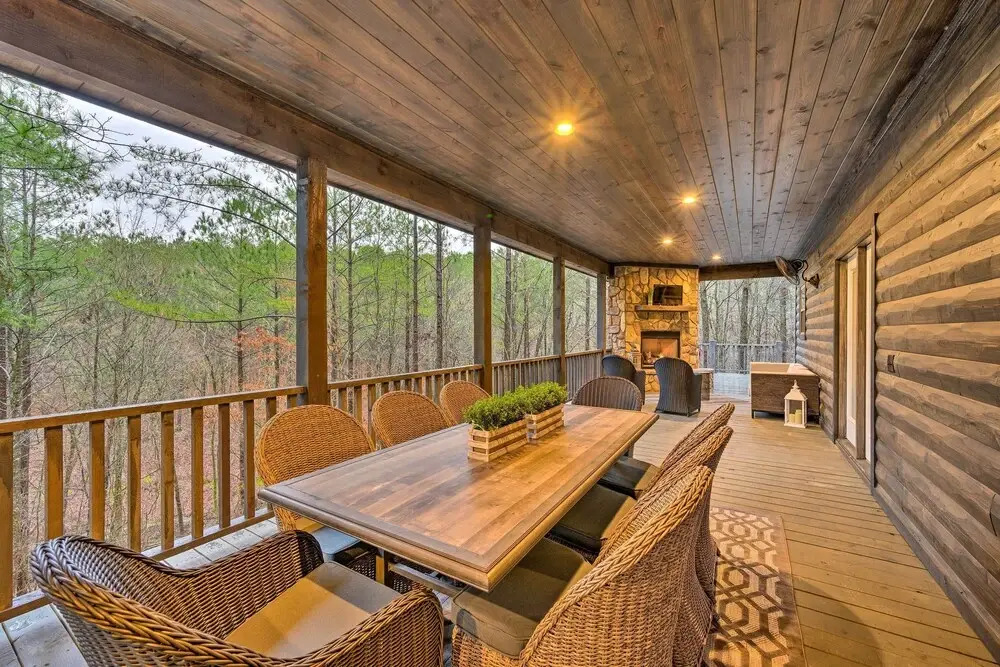 Outdoor Paradise w/ Hot Tub, Firepit, BBQ & More!