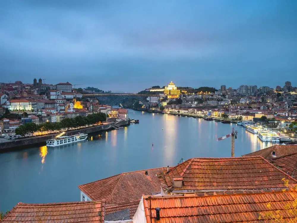 Central Porto Apartment With Balcony