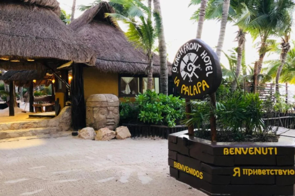 Beachfront Hotel La Palapa