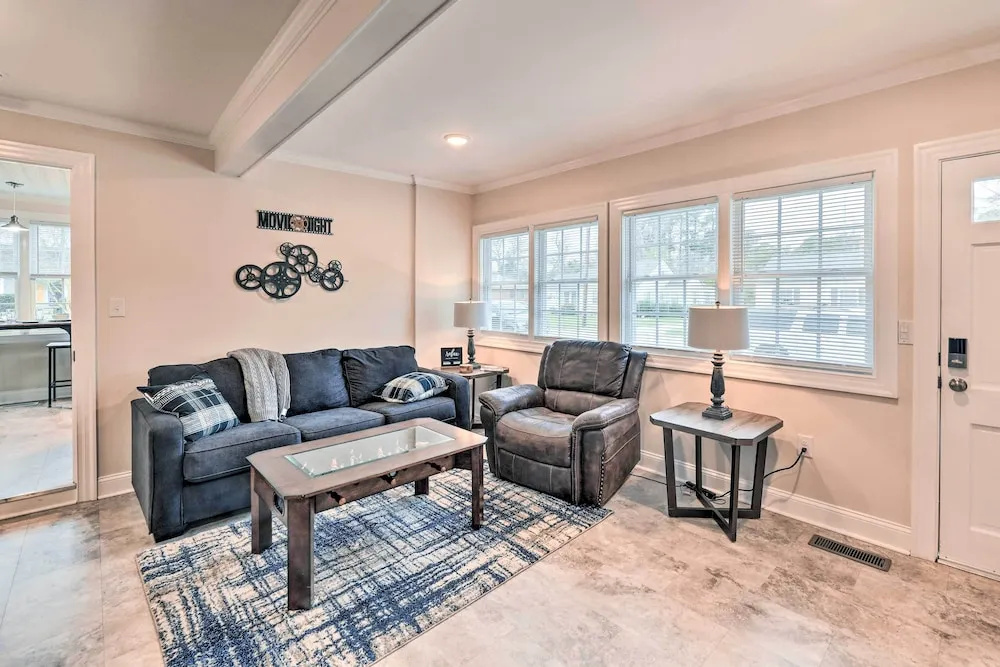 New Bern Retreat w/ Fire Pit ~ 1 Mi to Dtwn!