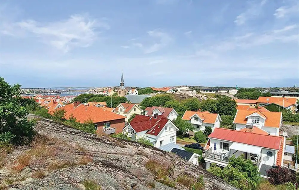 Beautiful Apartment in Kungshamn With 3 Bedrooms and Wifi