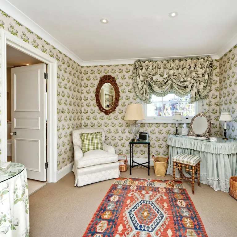 Beautiful and Spacious 2 Bedroom Apartment in South Kensington