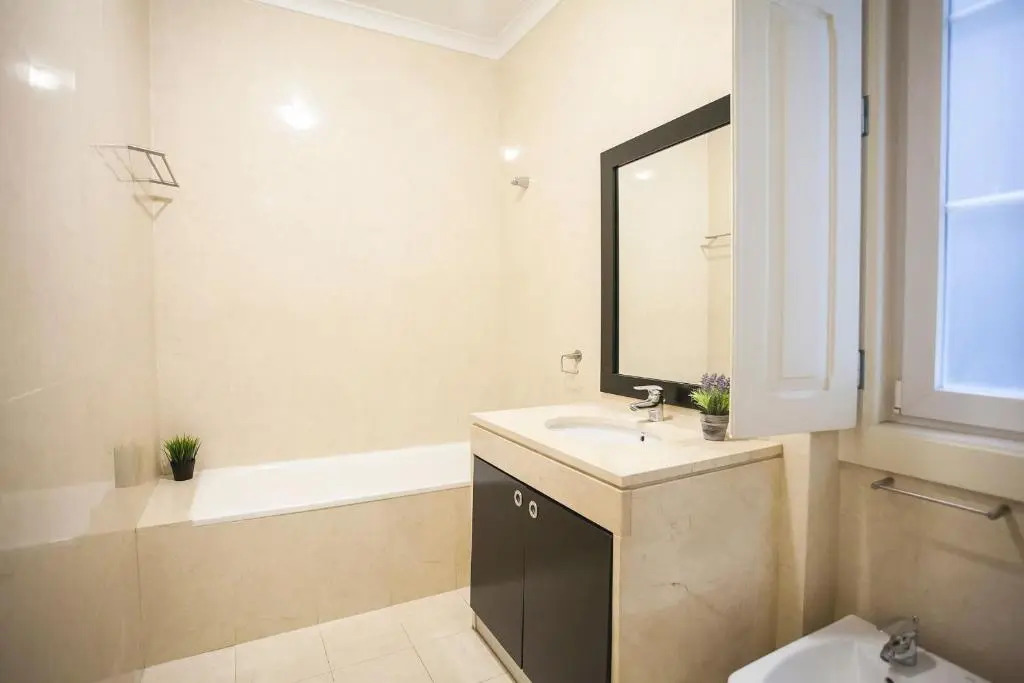 Lovelystay Elegance And Charm
