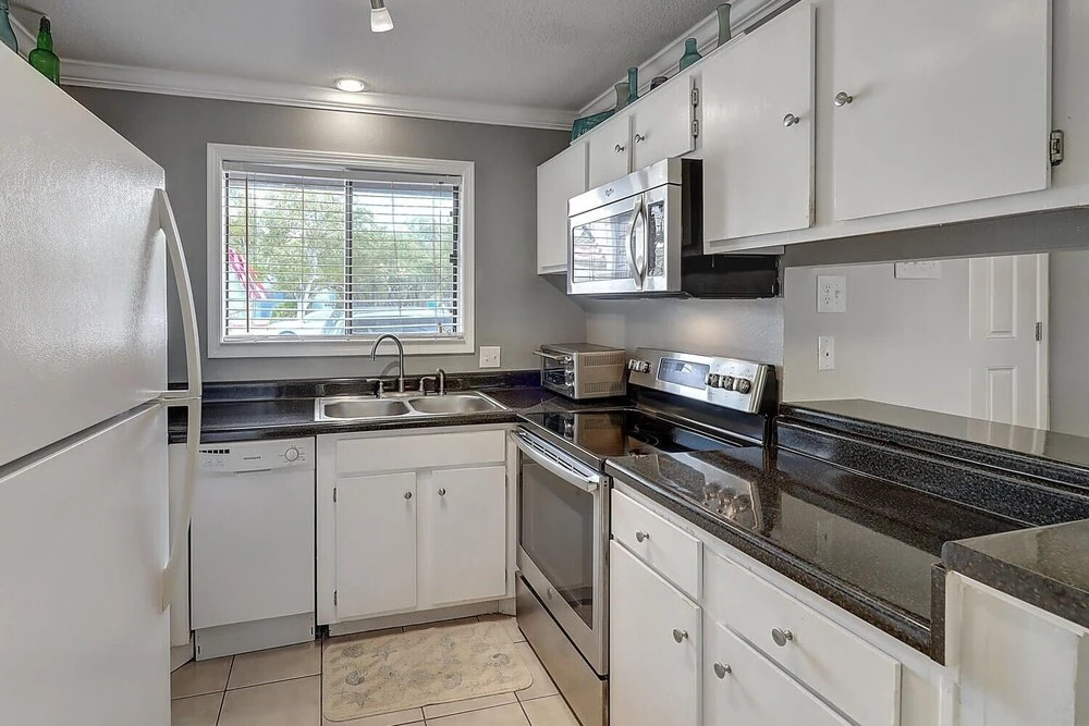 The 16th Hole 2 Bedroom Condo by Redawning